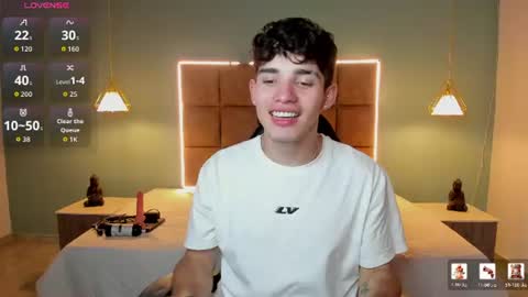 ALejoo Saenz online show from June 15, 4:04 am
