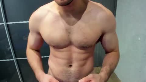 aleks_brown online show from June 25, 9:31 pm