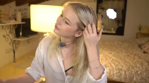 Lexi online show from November 20, 4:22 am