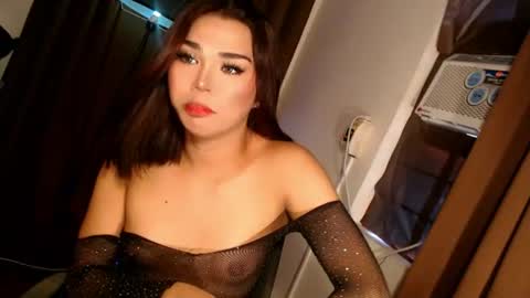 alenajones online show from July 1, 1:47 am