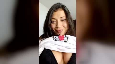 QUEEN OFF MILk  IM BACK  15 NOV online show from July 11, 2:05 am