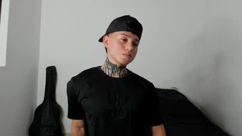 Alessandro online show from May 2, 12:05 am