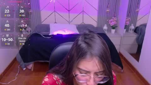Alessia online show from May 4, 2:45 pm