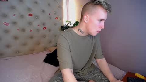 Snapshot of alex__sweet chatting on March 10, 4:57 pm your Alex online show from March 10, 4:57 pm