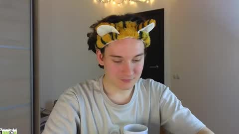 FAVORITE online show from February 26, 2:38 pm