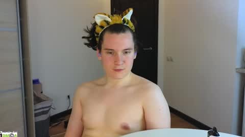 FAVORITE online show from February 11, 1:10 am