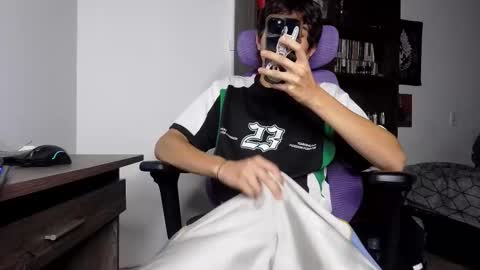 alex_connorr online show from November 10, 4:04 am