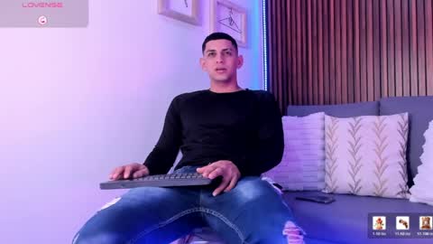 alex online show from April 29, 12:10 pm