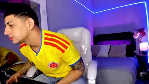 alex online show from June 18, 12:32 pm