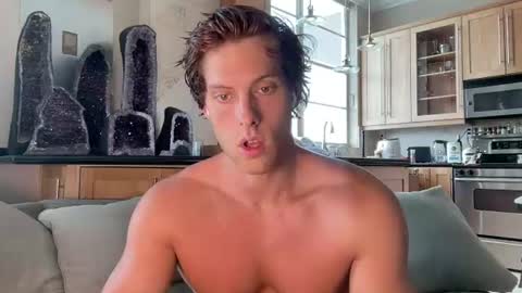 Alex Stone online show from August 2, 8:10 pm