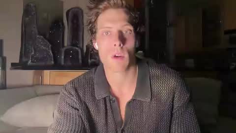 Alex Stone online show from August 7, 1:59 am