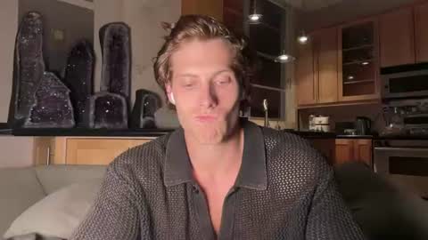 Alex Stone online show from August 8, 4:22 am
