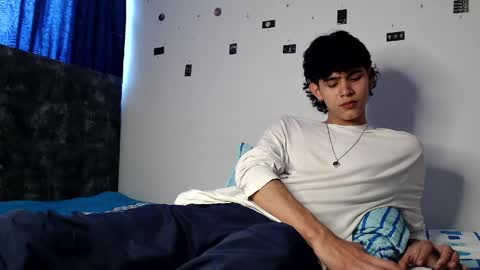 alex_mark_ online show from May 4, 6:58 pm