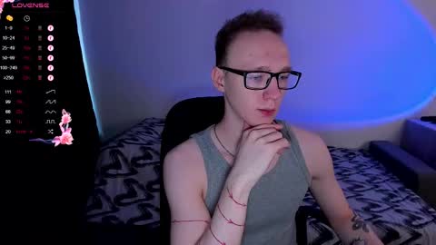 alex_silent online show from September 18, 1:04 pm