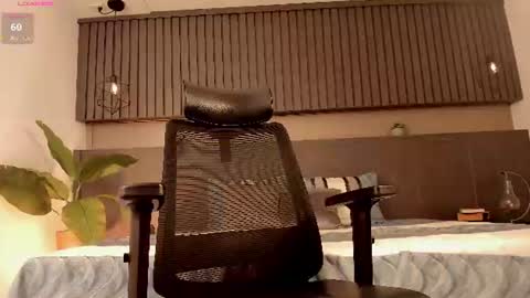 alex_wolf05 online show from August 1, 9:27 pm