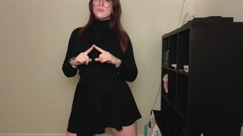 dont be afraid to click social media link its  working  just click on that  online show from December 26, 2:33 am