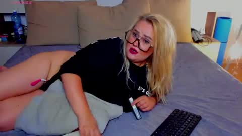 AlexaLaVibes online show from July 10, 11:26 am