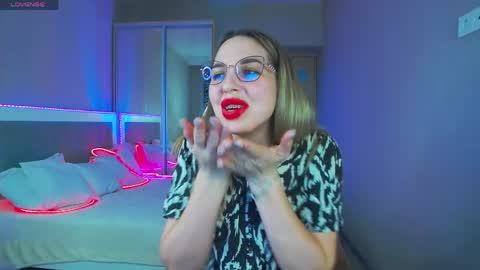 alexandracandy online show from May 21, 4:02 pm