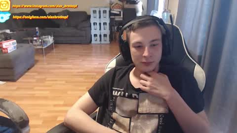 Snapshot of alexbrotkopf chatting on October 1, 2:27 pm Alex online show from October 1, 2:27 pm