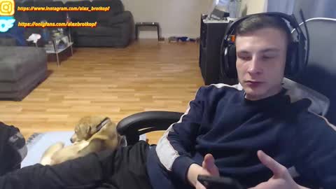 Snapshot of alexbrotkopf chatting on October 17, 2:21 pm Alex online show from October 17, 2:21 pm