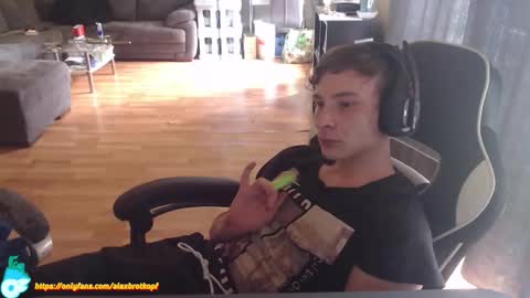 Snapshot of alexbrotkopf chatting on September 10, 11:33 am Alex online show from September 10, 11:33 am