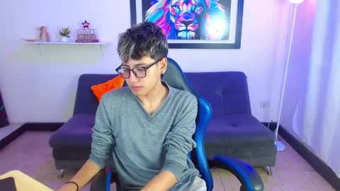 alex online show from April 25, 1:41 pm