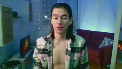           online show from December 18, 5:42 pm