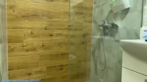           online show from November 14, 6:04 am