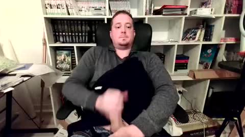 Snapshot of alexgoldan16 chatting on December 18, 5:42 pm Alexgoldan16 online show from December 18, 5:42 pm