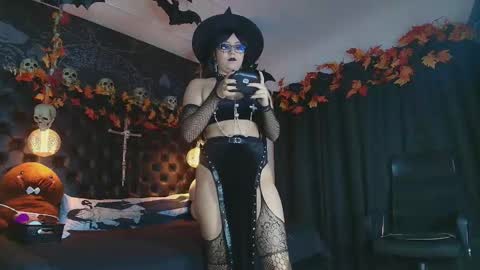 Alex online show from October 28, 6:31 pm