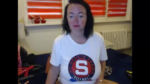 Snapshot of alexie33 chatting on September 30, 9:31 am alexie33 online show from September 30, 9:31 am