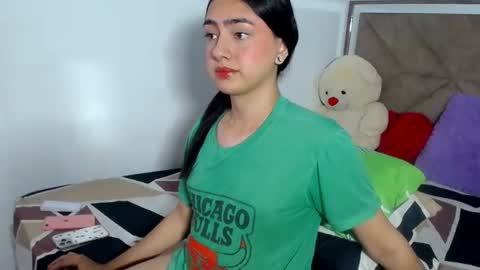 -- ALEXIS -- online show from August 2, 2:02 am