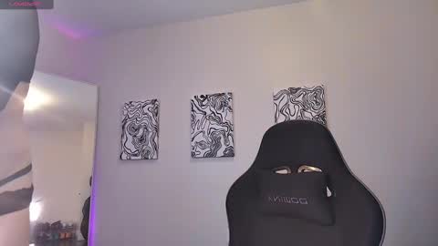 Snapshot of alexisjordanxx chatting on December 4, 1:52 am Alexis Jordan  online show from December 4, 1:52 am