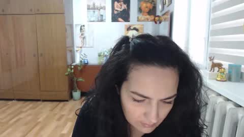 AlexisMillers online show from December 14, 11:49 am