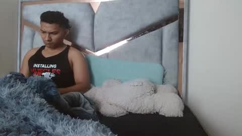 alex y luisa online show from November 9, 2:42 pm