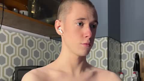 Alex online show from December 12, 9:04 pm