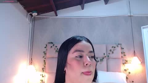 Snapshot of alexxa_curvy_ chatting on February 15, 12:59 am Alexxa curvy online show from February 15, 12:59 am