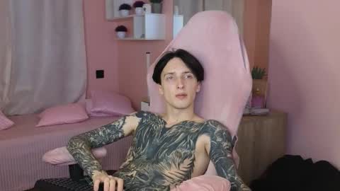 Alex online show from October 16, 4:28 pm