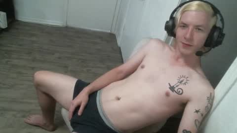 Snapshot of alexxxmic chatting on October 30, 3:56 pm Alexxxmic online show from October 30, 3:56 pm