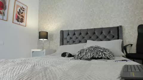 aleya_black online show from May 7, 3:35 am