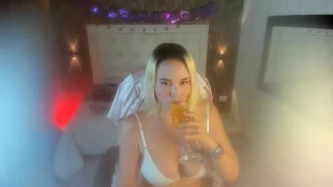 Snapshot of alezzafox__ chatting on October 21, 5:56 am alezzafox__ online show from October 21, 5:56 am
