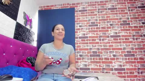 Snapshot of aliaandadara chatting on September 20, 1:47 pm aliaandadara online show from September 20, 1:47 pm