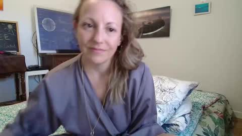 Snapshot of alice8363 chatting on September 18, 12:31 pm Alice online show from September 18, 12:31 pm