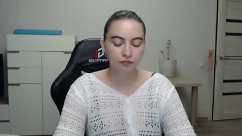 Alice online show from July 25, 7:01 pm