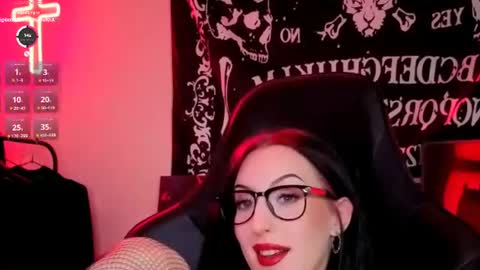 Miss Alice online show from July 17, 11:39 pm