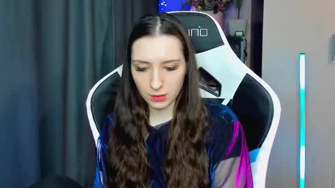 Alice online show from September 19, 3:27 pm