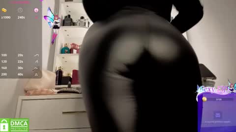 A R Y A  T I A online show from January 13, 8:16 pm