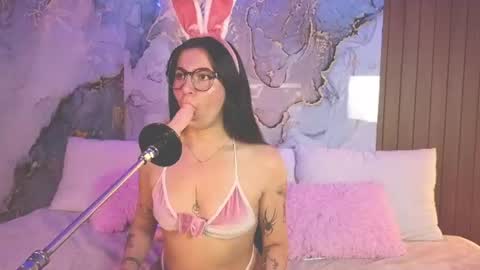Mey online show from June 22, 2:24 pm