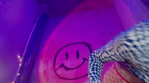 Snapshot of alice_glo chatting on February 13, 4:43 am Alice online show from February 13, 4:43 am