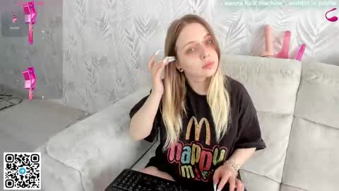 alice_halle online show from April 27, 6:55 am